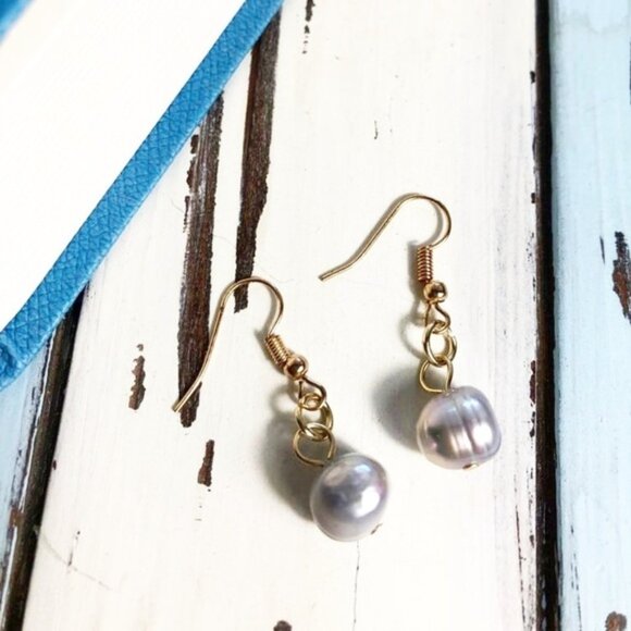 Alquimia Jewelry - Gray freshwater pearls gold statement dangle earrings
